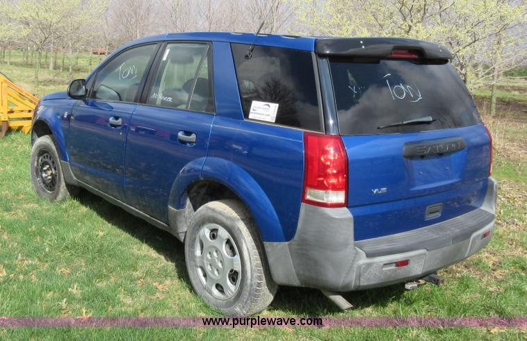 image for item F8458 2003 Saturn Vue SUV
