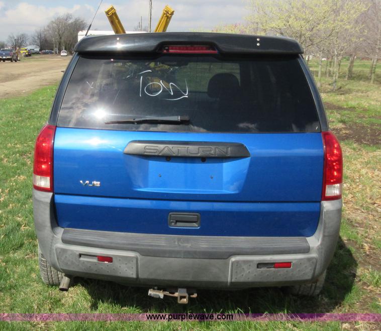 image for item F8458 2003 Saturn Vue SUV
