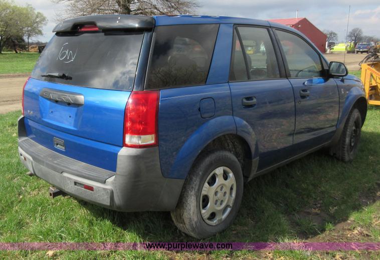 image for item F8458 2003 Saturn Vue SUV