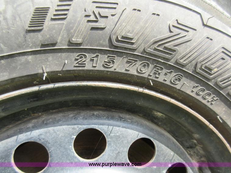 image for item F8458 2003 Saturn Vue SUV