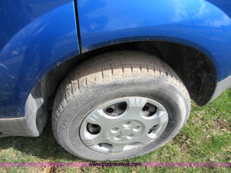 image for item F8458 2003 Saturn Vue SUV