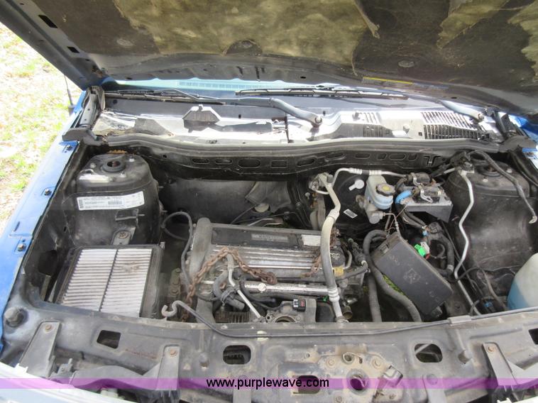 image for item F8458 2003 Saturn Vue SUV