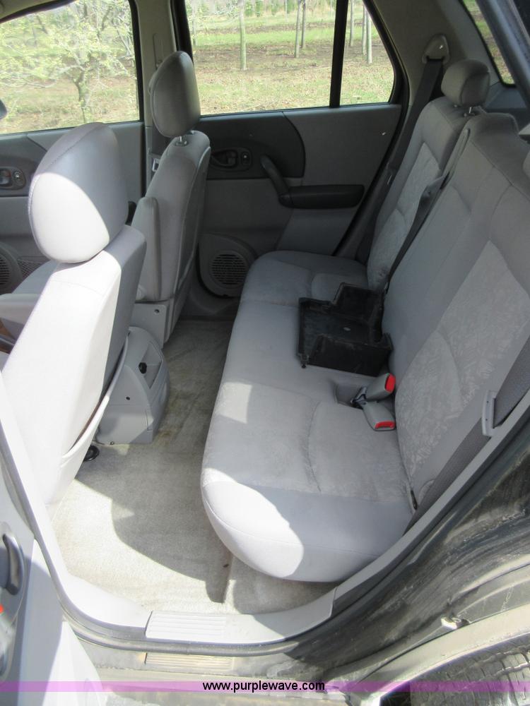 image for item F8458 2003 Saturn Vue SUV