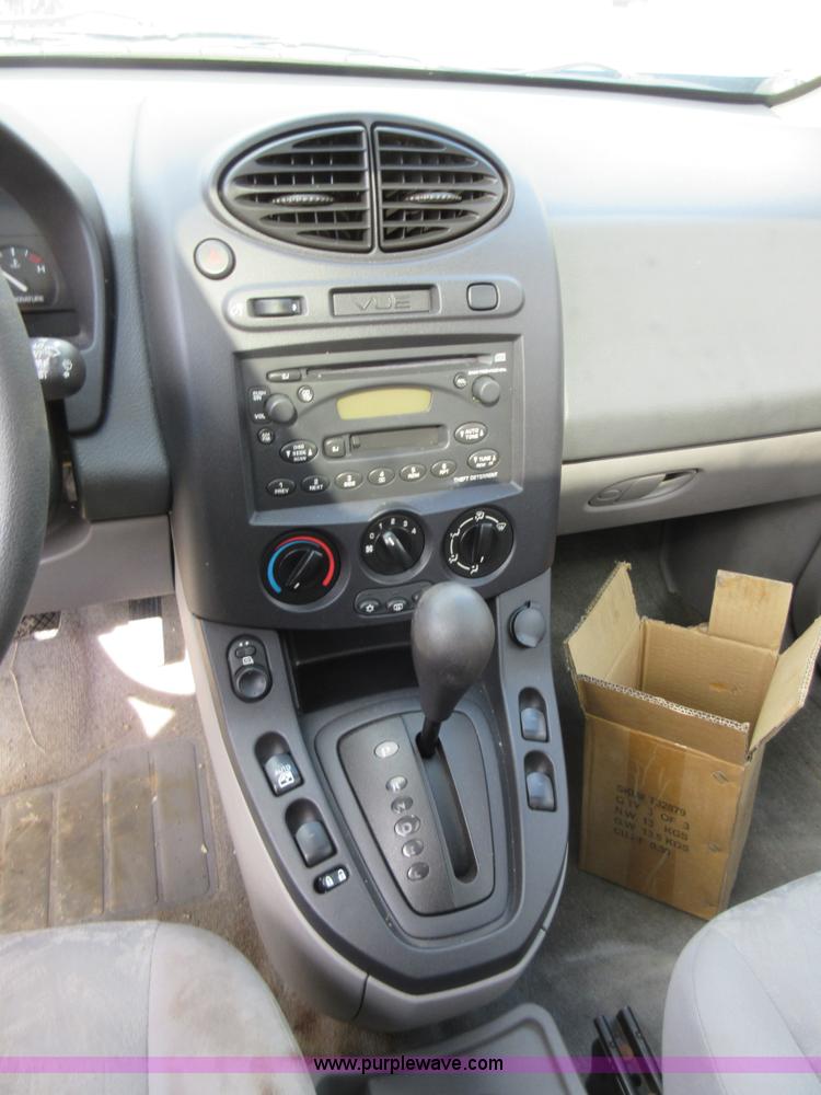 image for item F8458 2003 Saturn Vue SUV