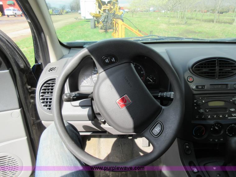 image for item F8458 2003 Saturn Vue SUV