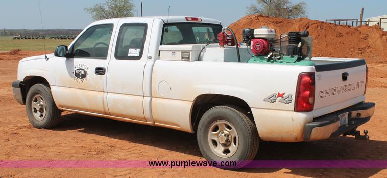 image for item H1562 2003 Chevrolet Silverado 1500 Ext.Cab pickup truck