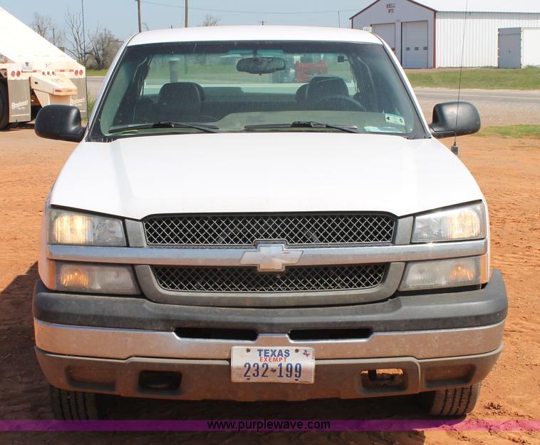 image for item H1562 2003 Chevrolet Silverado 1500 Ext.Cab pickup truck