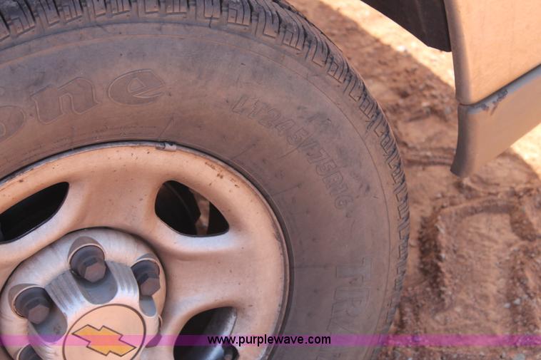 image for item H1562 2003 Chevrolet Silverado 1500 Ext.Cab pickup truck