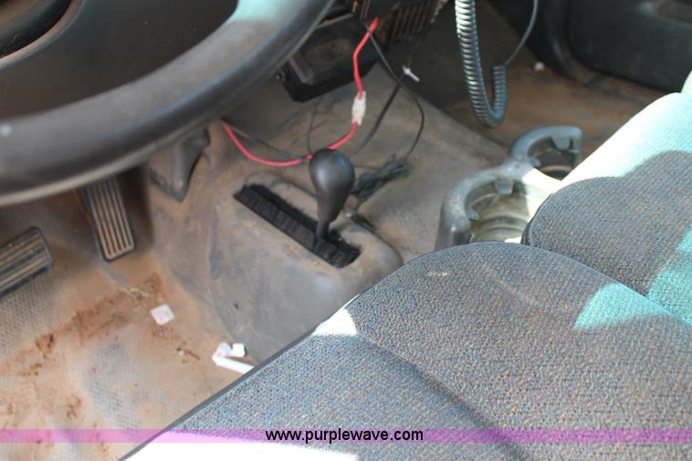 image for item H1562 2003 Chevrolet Silverado 1500 Ext.Cab pickup truck