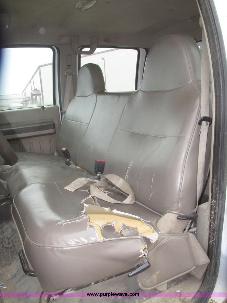 image for item H4682 2008 Ford F350 Super Duty XL Crew Cab flatbed truck