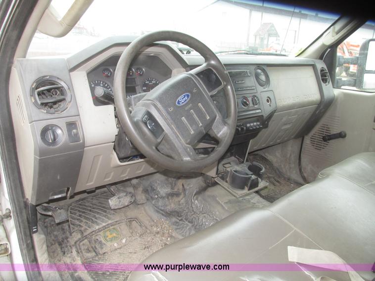 image for item H4682 2008 Ford F350 Super Duty XL Crew Cab flatbed truck