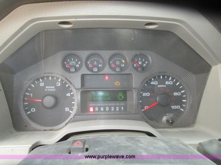 image for item H4682 2008 Ford F350 Super Duty XL Crew Cab flatbed truck