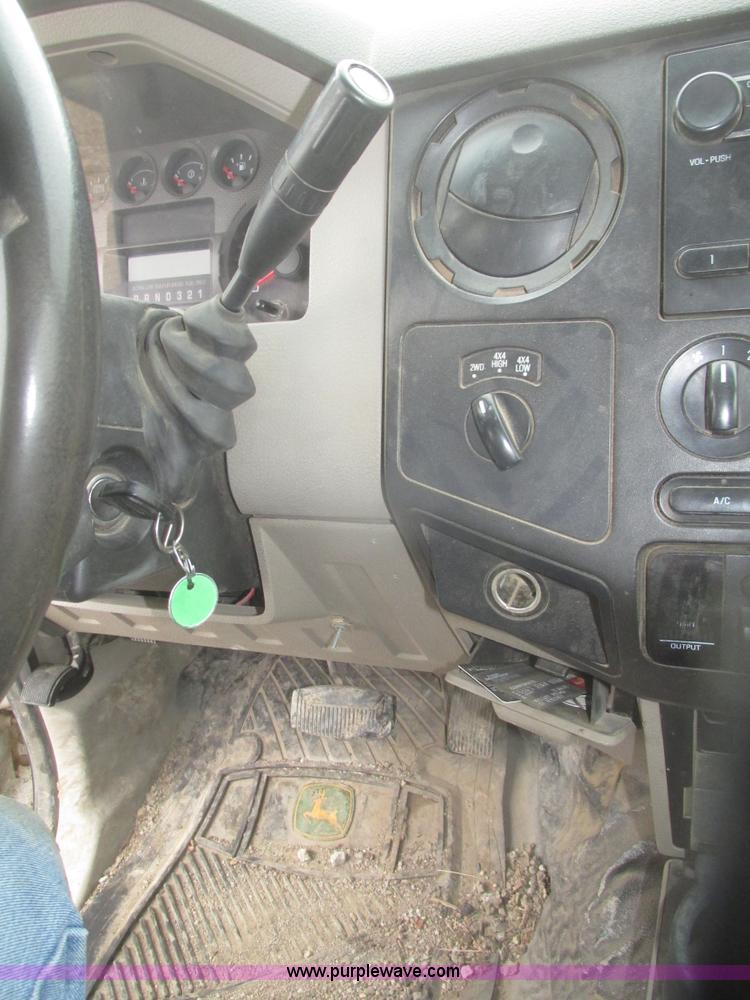 image for item H4682 2008 Ford F350 Super Duty XL Crew Cab flatbed truck