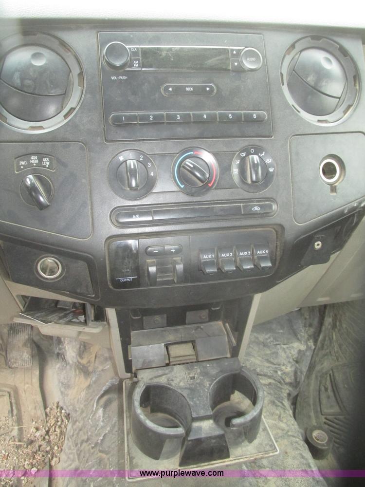 image for item H4682 2008 Ford F350 Super Duty XL Crew Cab flatbed truck