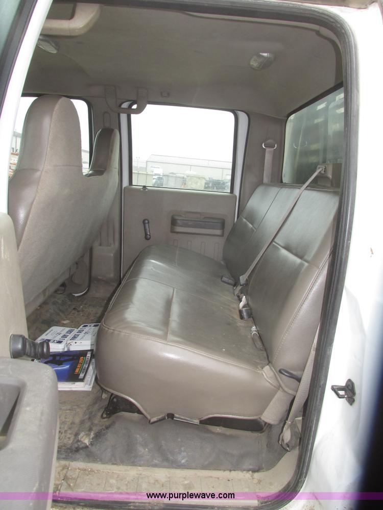 image for item H4682 2008 Ford F350 Super Duty XL Crew Cab flatbed truck