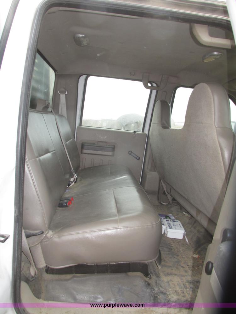 image for item H4682 2008 Ford F350 Super Duty XL Crew Cab flatbed truck