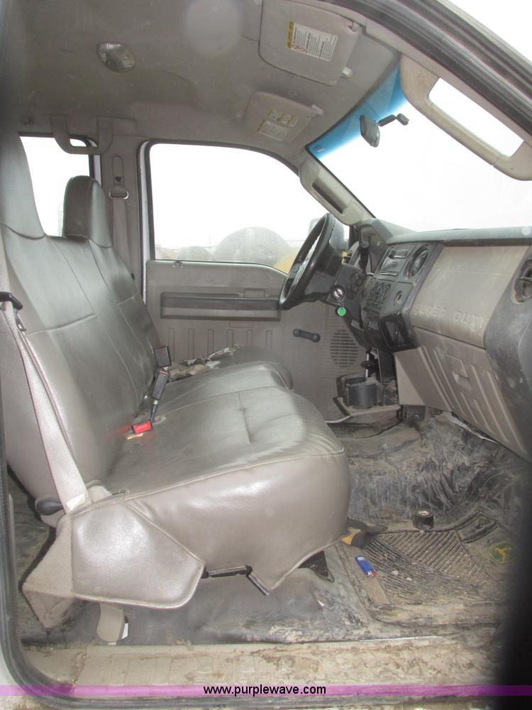 image for item H4682 2008 Ford F350 Super Duty XL Crew Cab flatbed truck