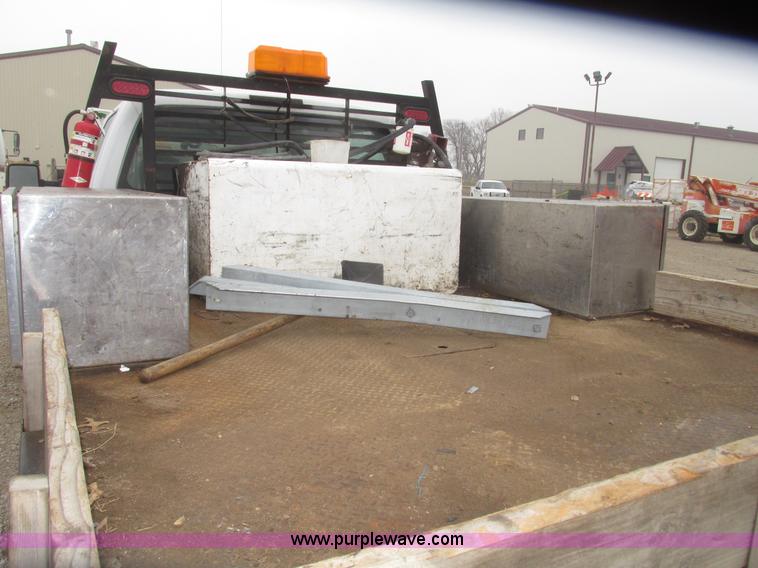 image for item H4682 2008 Ford F350 Super Duty XL Crew Cab flatbed truck