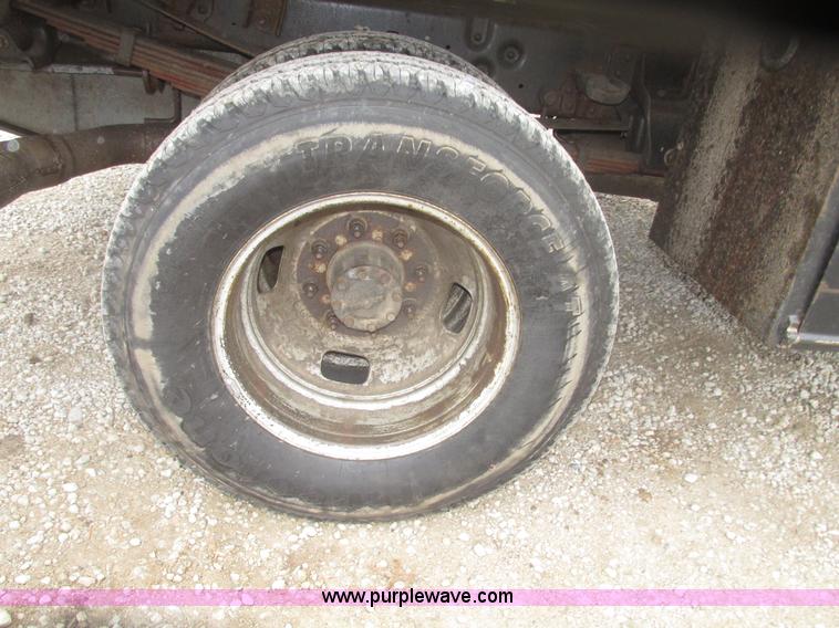 image for item H4682 2008 Ford F350 Super Duty XL Crew Cab flatbed truck