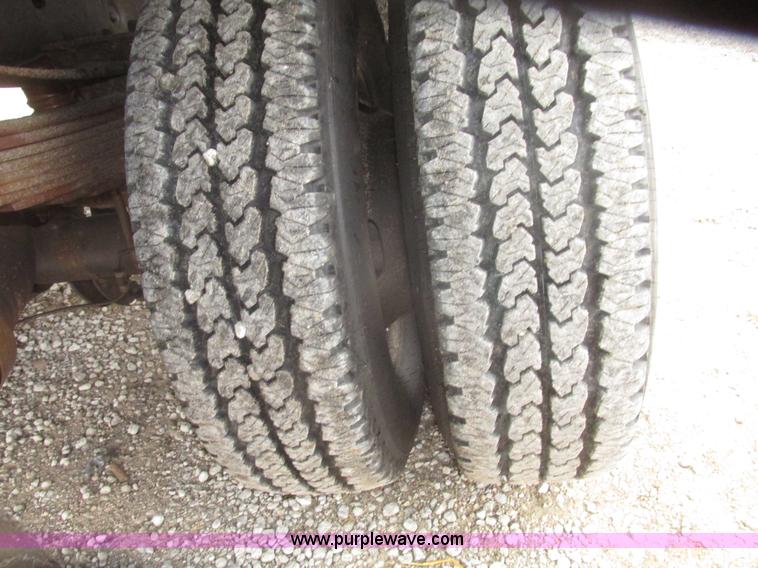 image for item H4682 2008 Ford F350 Super Duty XL Crew Cab flatbed truck