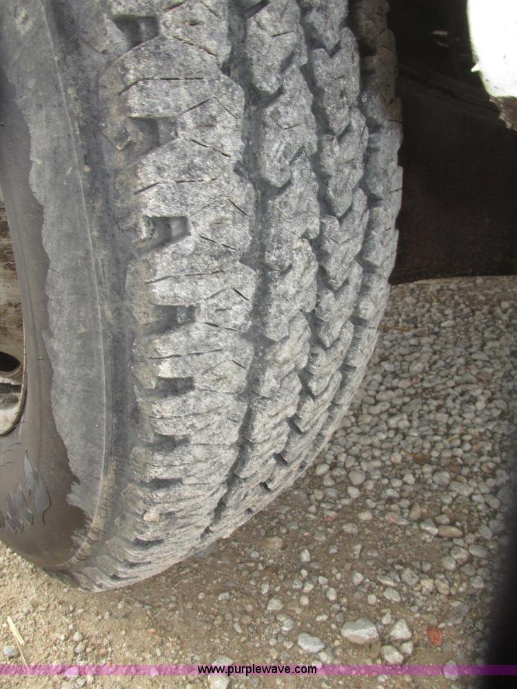 image for item H4682 2008 Ford F350 Super Duty XL Crew Cab flatbed truck