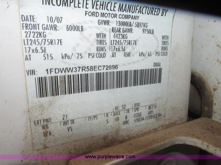 image for item H4682 2008 Ford F350 Super Duty XL Crew Cab flatbed truck