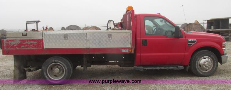 image for item H4683 2008 Ford F350  XL Super Duty flatbed truck