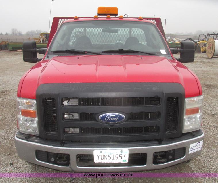 image for item H4683 2008 Ford F350  XL Super Duty flatbed truck