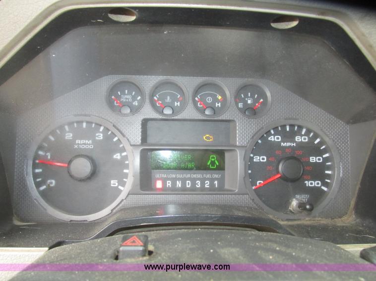 image for item H4683 2008 Ford F350  XL Super Duty flatbed truck