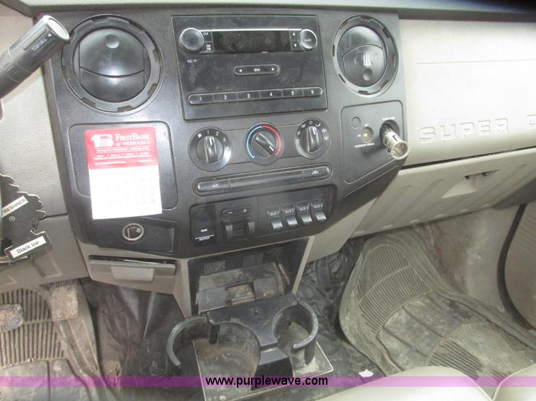 image for item H4683 2008 Ford F350  XL Super Duty flatbed truck