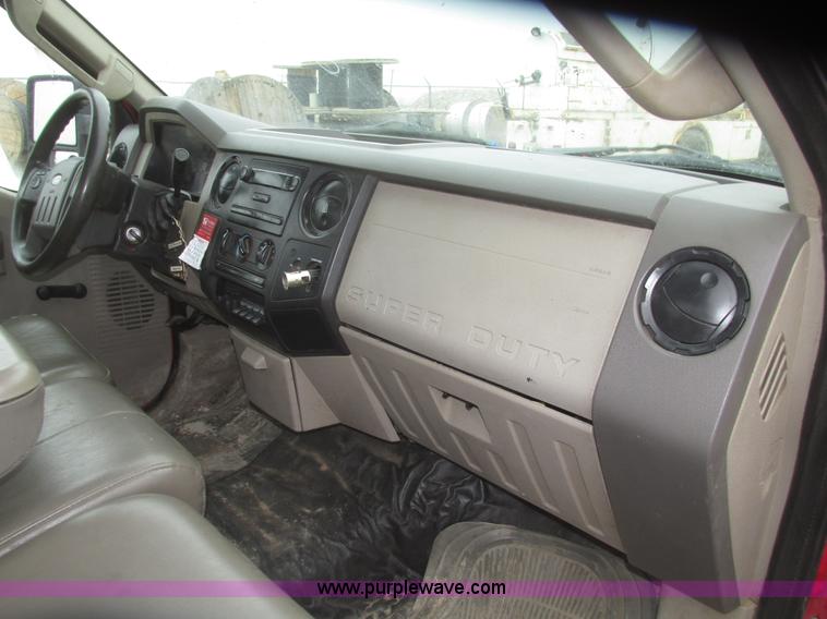 image for item H4683 2008 Ford F350  XL Super Duty flatbed truck