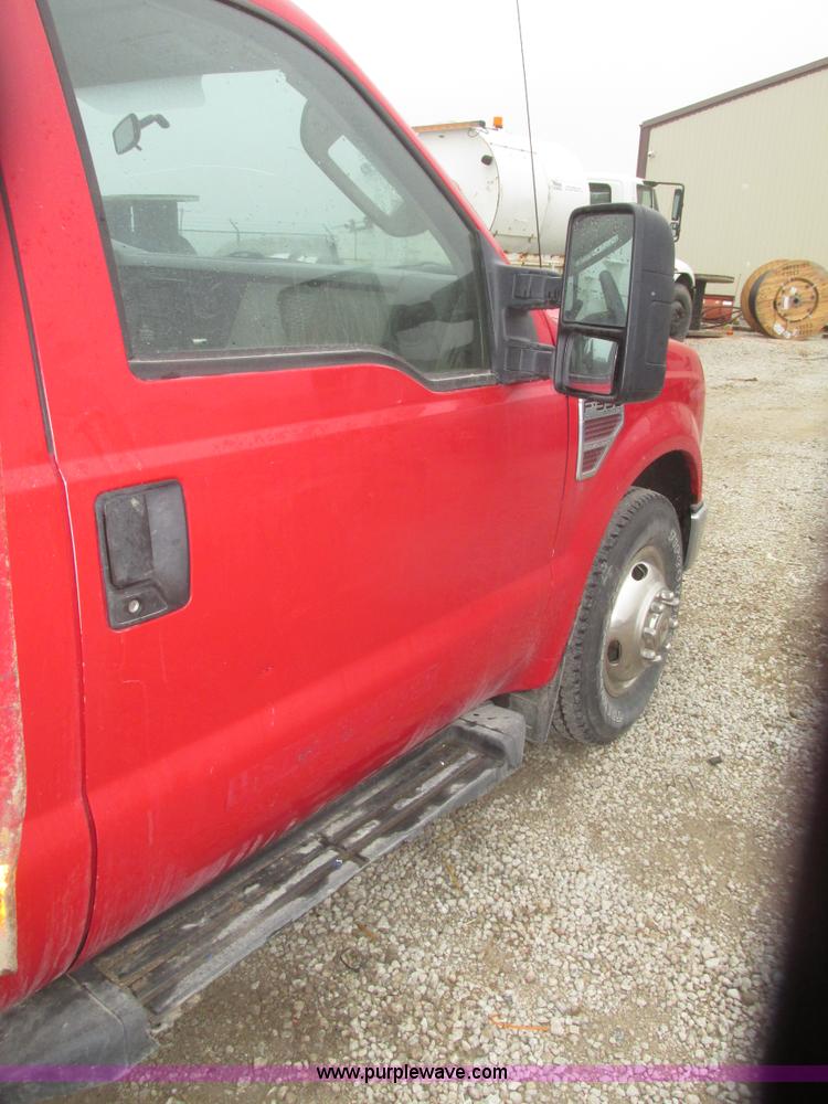 image for item H4683 2008 Ford F350  XL Super Duty flatbed truck