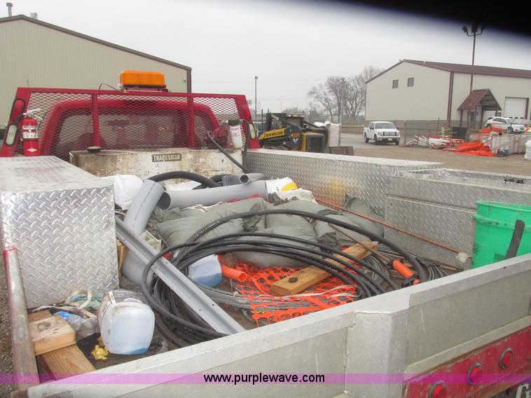 image for item H4683 2008 Ford F350  XL Super Duty flatbed truck