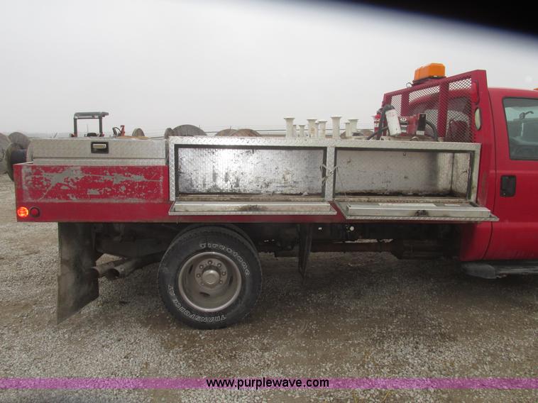 image for item H4683 2008 Ford F350  XL Super Duty flatbed truck