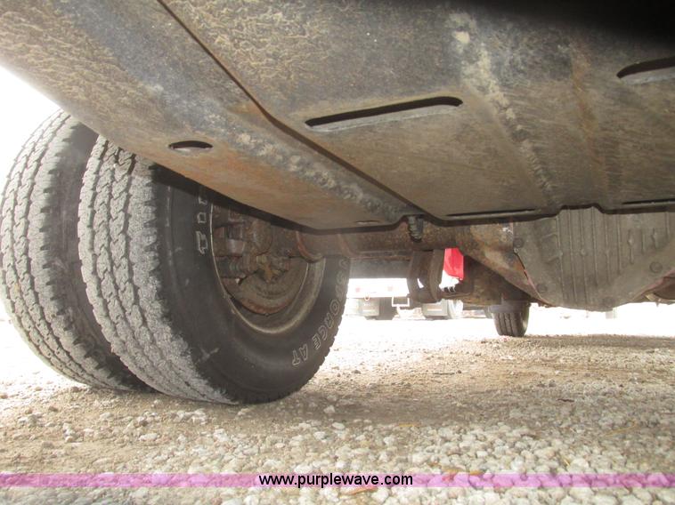 image for item H4683 2008 Ford F350  XL Super Duty flatbed truck