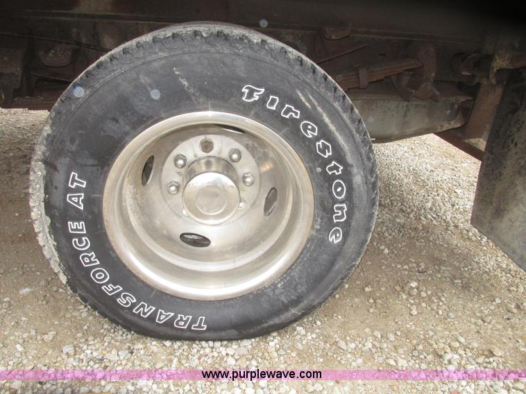 image for item H4683 2008 Ford F350  XL Super Duty flatbed truck