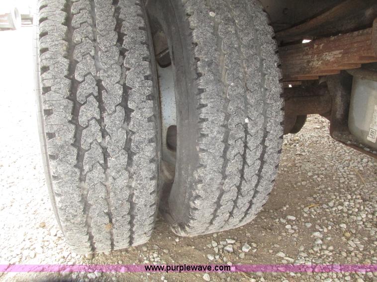 image for item H4683 2008 Ford F350  XL Super Duty flatbed truck