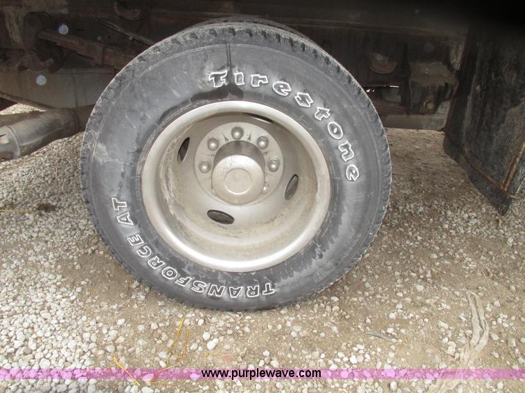 image for item H4683 2008 Ford F350  XL Super Duty flatbed truck