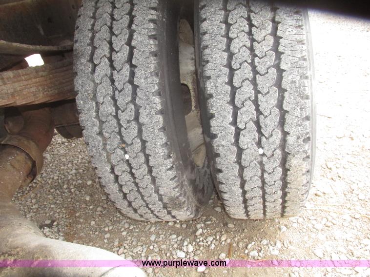 image for item H4683 2008 Ford F350  XL Super Duty flatbed truck