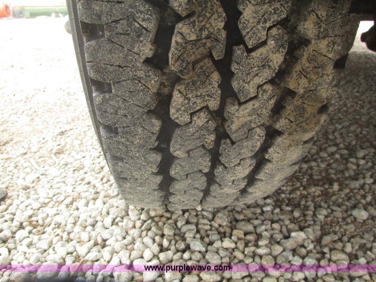 image for item H4683 2008 Ford F350  XL Super Duty flatbed truck