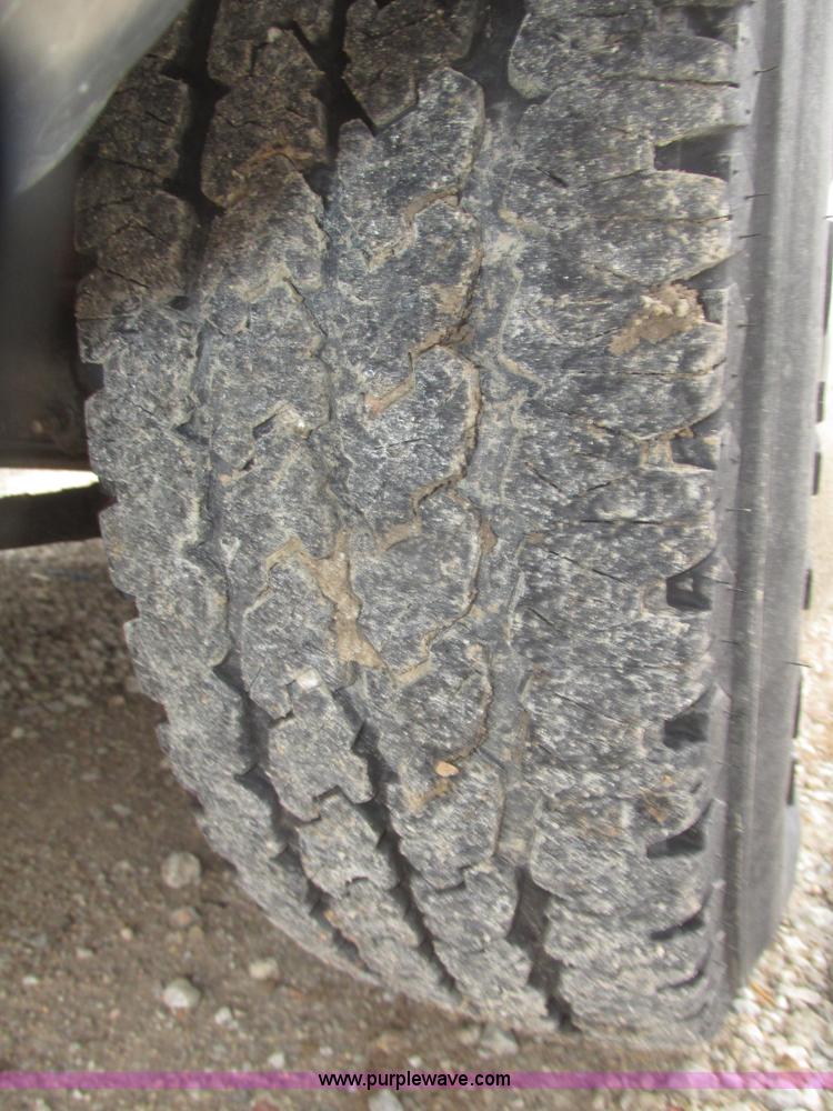 image for item H4683 2008 Ford F350  XL Super Duty flatbed truck