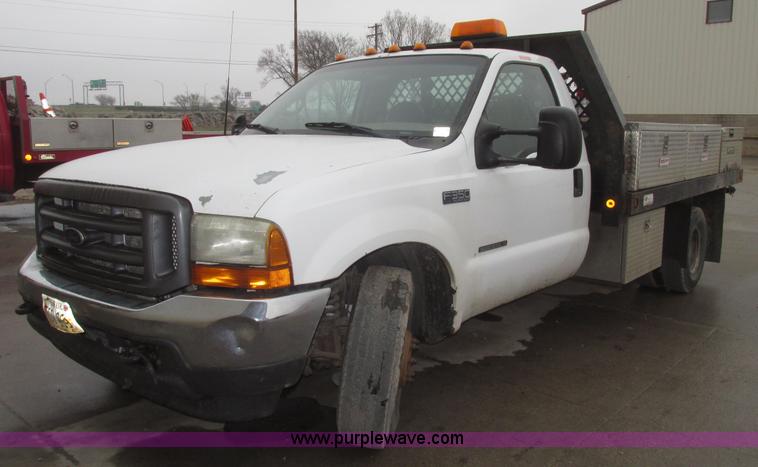 image for item H4684 2001 Ford F350  XL Super Duty flatbed truck