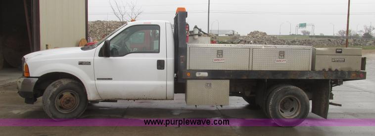 image for item H4684 2001 Ford F350  XL Super Duty flatbed truck