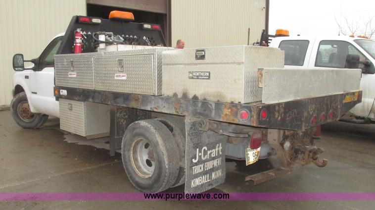 image for item H4684 2001 Ford F350  XL Super Duty flatbed truck