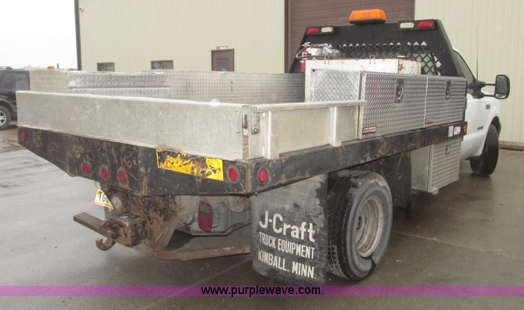 image for item H4684 2001 Ford F350  XL Super Duty flatbed truck