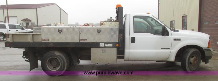 image for item H4684 2001 Ford F350  XL Super Duty flatbed truck