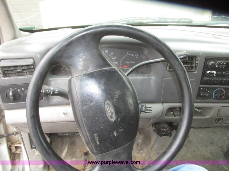 image for item H4684 2001 Ford F350  XL Super Duty flatbed truck