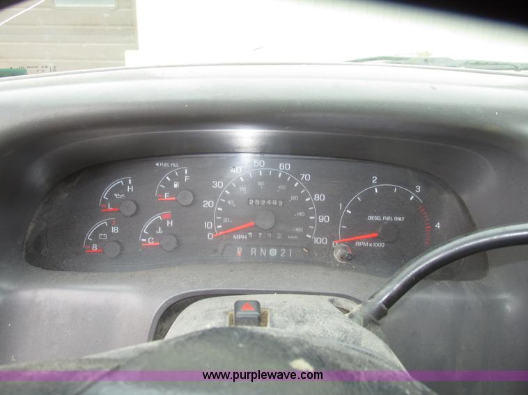 image for item H4684 2001 Ford F350  XL Super Duty flatbed truck