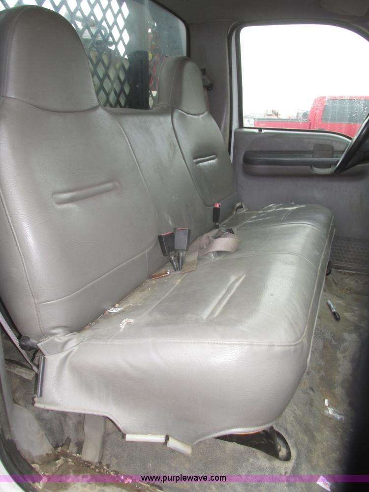 image for item H4684 2001 Ford F350  XL Super Duty flatbed truck