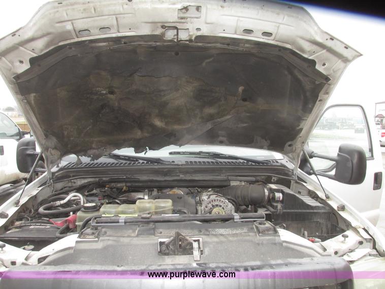 image for item H4684 2001 Ford F350  XL Super Duty flatbed truck